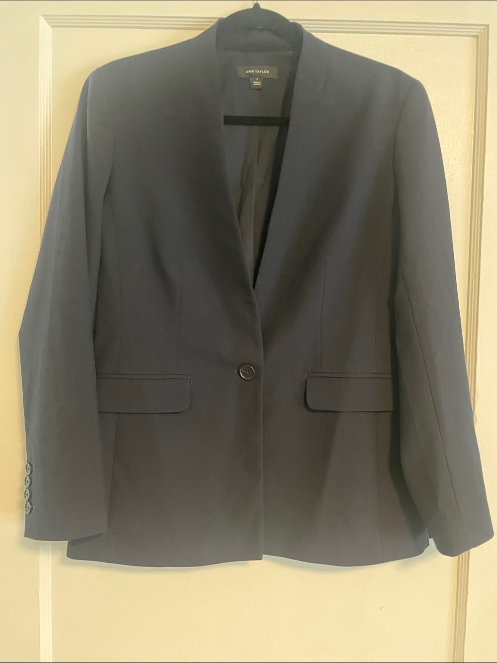 Ann Taylor Collarless Navy Blazer in Seasonless Stretch size 4 - Picture 4 of 8
